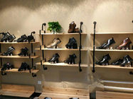 ग्रेनी लकड़ी के जूता प्रदर्शन अलमारियों की दीवार शतरंज रैक विभिन्न रंग फांसी